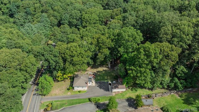 468 Old Bridge Road, Northport, NY 11768