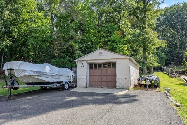 468 Old Bridge Road, Northport, NY 11768