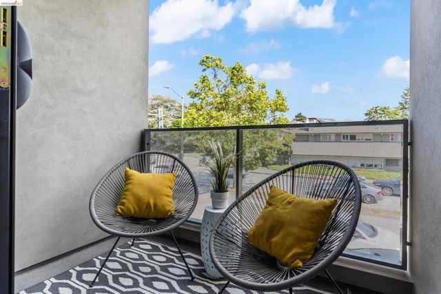 4037 Park Blvd, Oakland, CA 94602