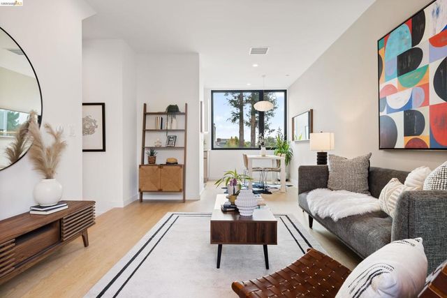 4037 Park Blvd, Oakland, CA 94602