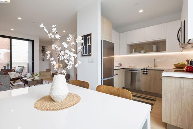 4037 Park Blvd, Oakland, CA 94602