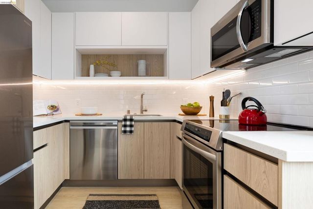 4037 Park Blvd, Oakland, CA 94602