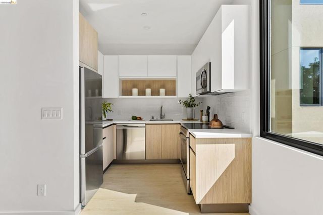 4037 Park Blvd, Oakland, CA 94602