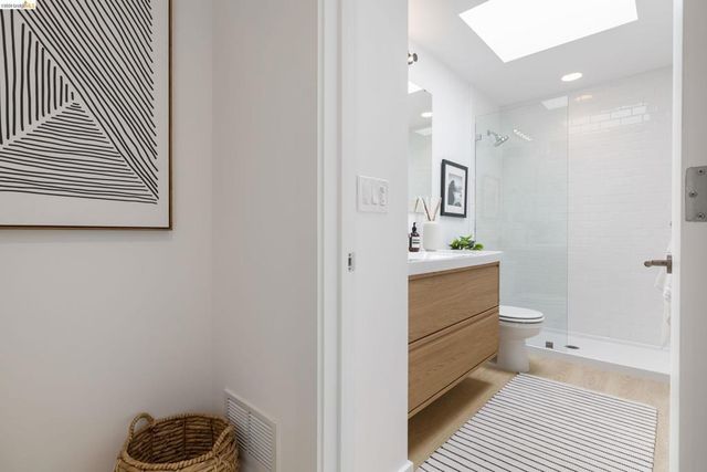 4037 Park Blvd, Oakland, CA 94602