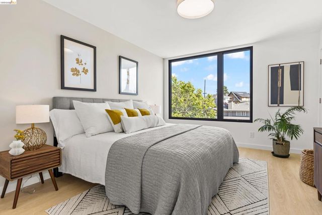 4037 Park Blvd, Oakland, CA 94602