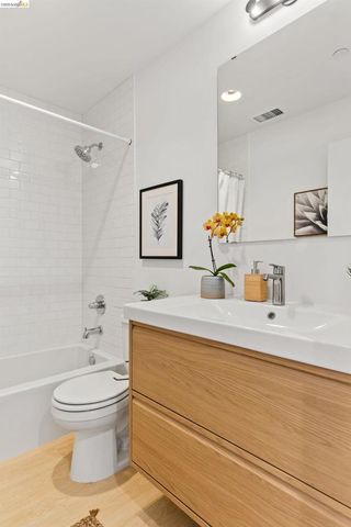 4037 Park Blvd, Oakland, CA 94602