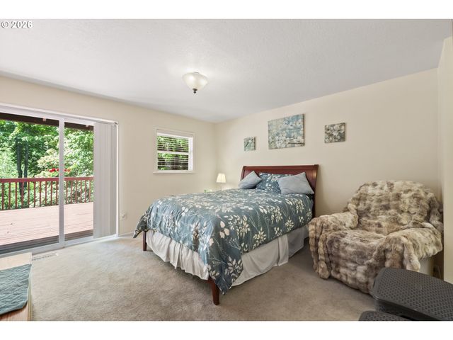3910 Se EL CAMINO Dr, Gresham, OR 97080