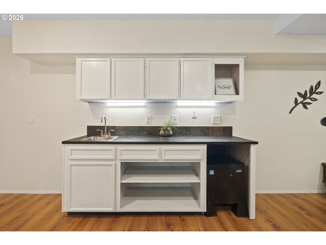 3910 Se EL CAMINO Dr, Gresham, OR 97080