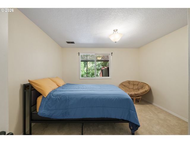 3910 Se EL CAMINO Dr, Gresham, OR 97080