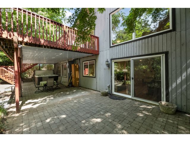 3910 Se EL CAMINO Dr, Gresham, OR 97080