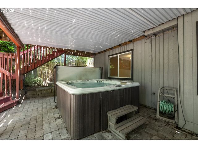 3910 Se EL CAMINO Dr, Gresham, OR 97080