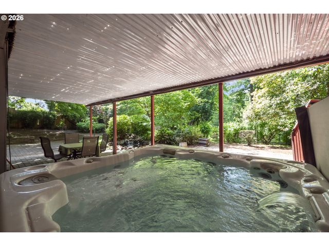3910 Se EL CAMINO Dr, Gresham, OR 97080