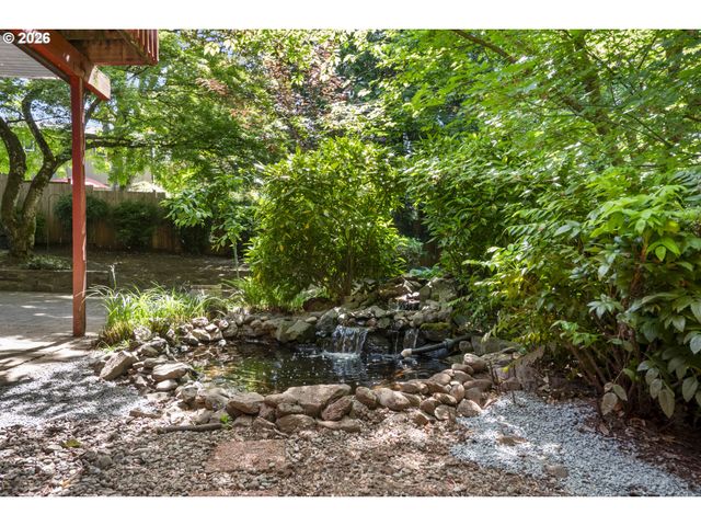 3910 Se EL CAMINO Dr, Gresham, OR 97080