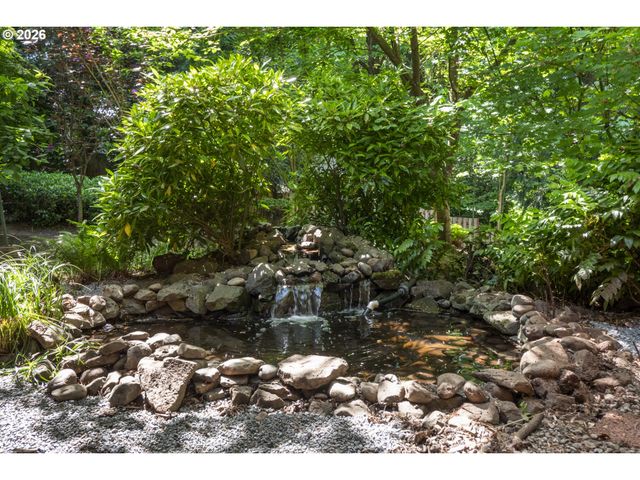 3910 Se EL CAMINO Dr, Gresham, OR 97080