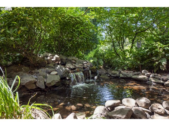 3910 Se EL CAMINO Dr, Gresham, OR 97080