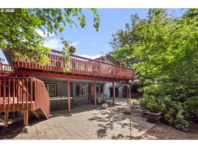 3910 Se EL CAMINO Dr, Gresham, OR 97080