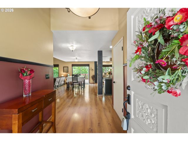 3910 Se EL CAMINO Dr, Gresham, OR 97080