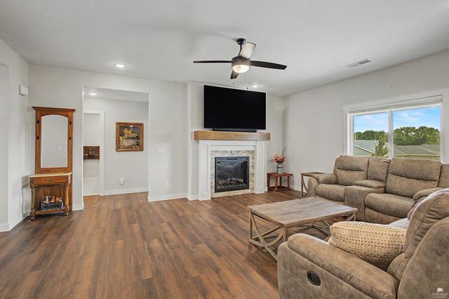 9168 Dave Drive, Manhattan, KS 66502