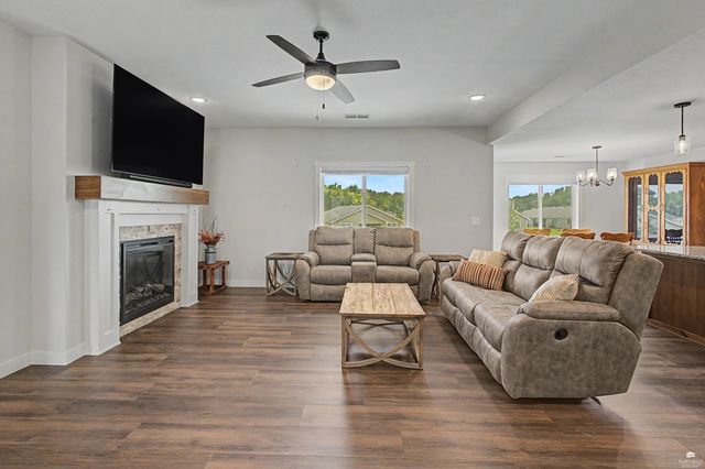 9168 Dave Drive, Manhattan, KS 66502