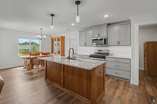 9168 Dave Drive, Manhattan, KS 66502