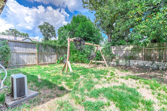 539 Melbourne Street, Houston, TX 77022