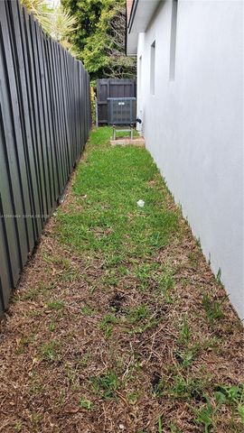 40 SW 34th Ave C, Miami, FL 33135