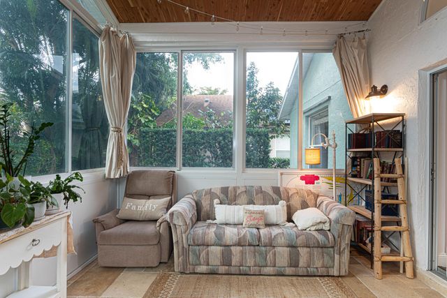 316 Hammocks Trail, Greenacres, FL 33413