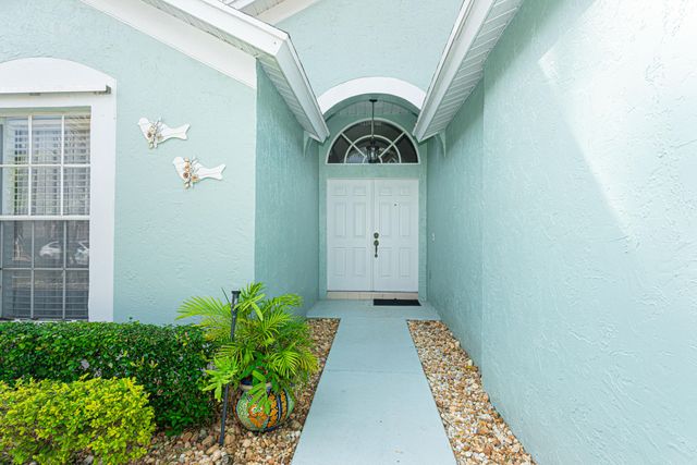 316 Hammocks Trail, Greenacres, FL 33413