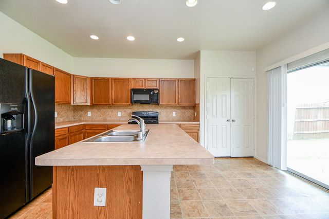 3002 Edgewick Elm Street, Fresno, TX 77545