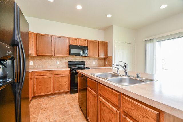 3002 Edgewick Elm Street, Fresno, TX 77545