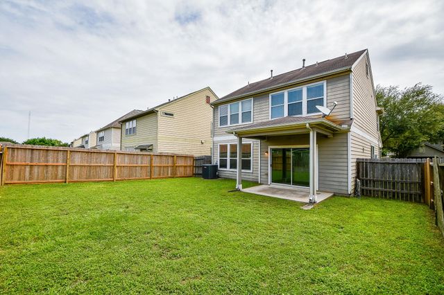 3002 Edgewick Elm Street, Fresno, TX 77545