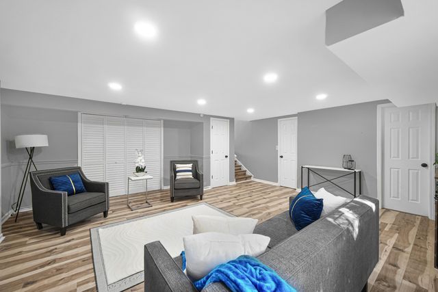 7033 E 1st Avenue, Gary, IN 46403