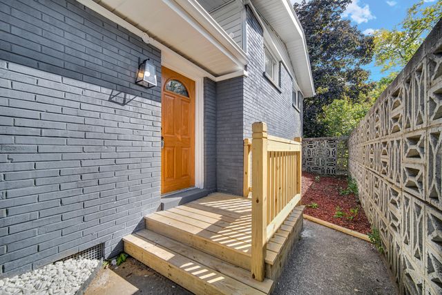 7033 E 1st Avenue, Gary, IN 46403