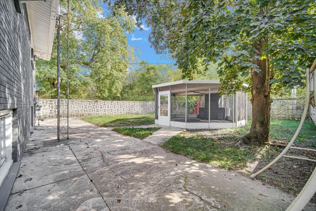 7033 E 1st Avenue, Gary, IN 46403
