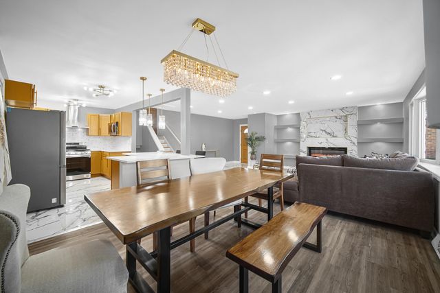 7033 E 1st Avenue, Gary, IN 46403