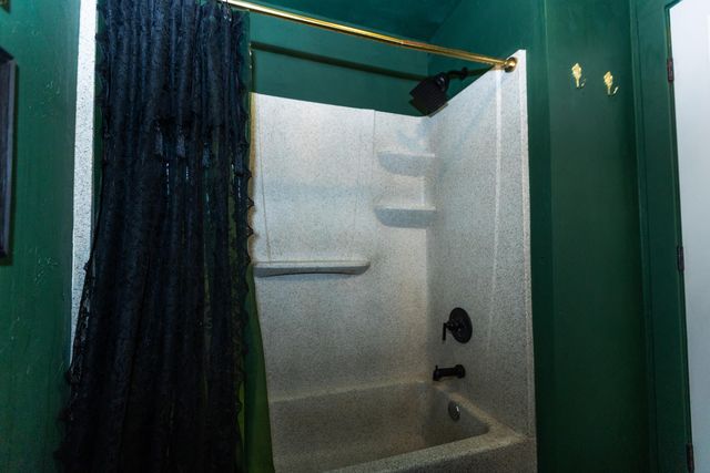 1249 S Belcrest Avenue, Springfield, MO 65804