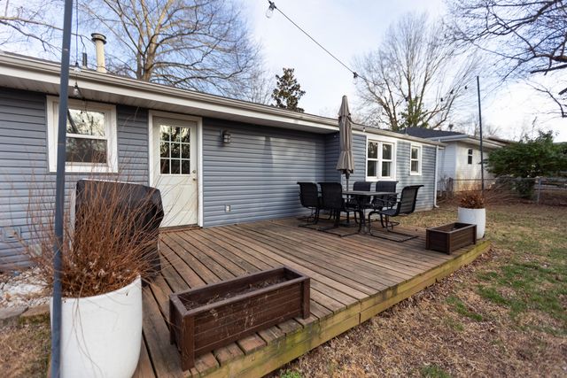 1249 S Belcrest Avenue, Springfield, MO 65804