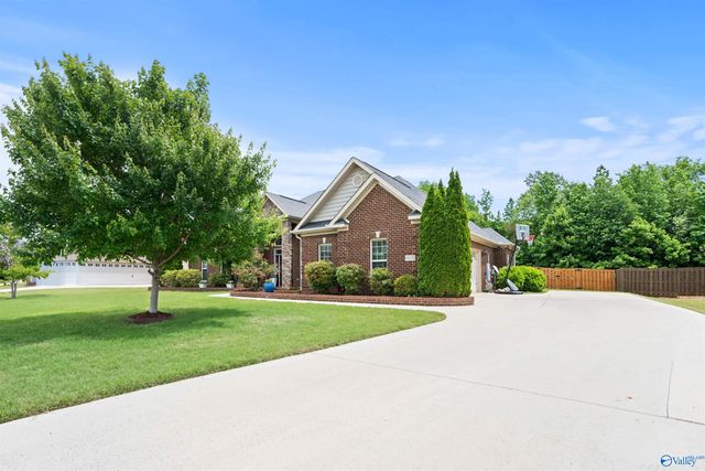 16132 Chowning Drive, Harvest, AL 35749
