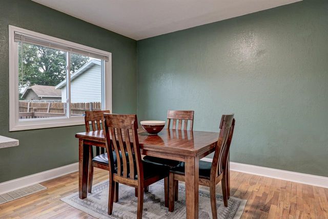 727 N BENNETT STREET, Appleton, WI 54914