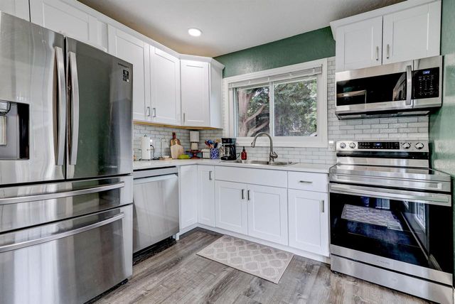 727 N BENNETT STREET, Appleton, WI 54914