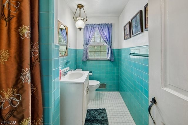 539 Mountainview Ter, Dunellen Boro, NJ 08812