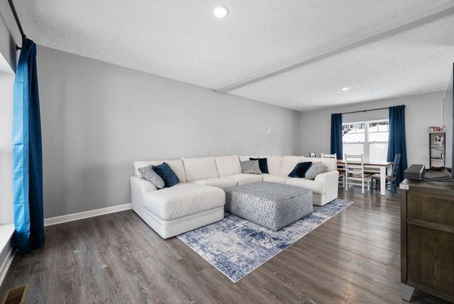 1285 Bluejack Lane, Heath, OH 43056