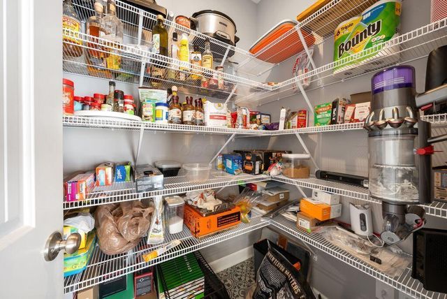 1285 Bluejack Lane, Heath, OH 43056