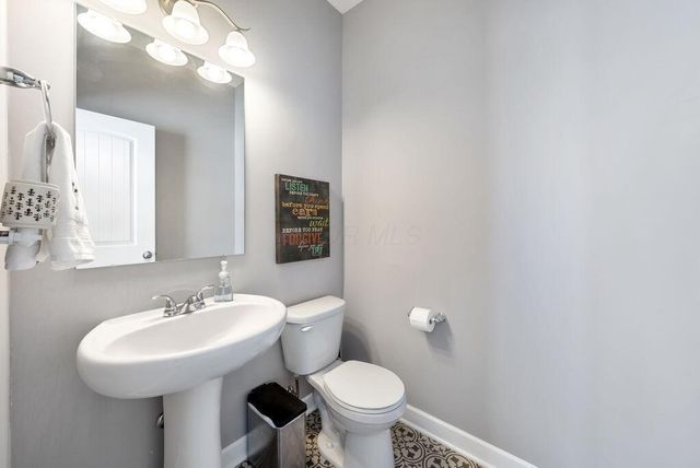 1285 Bluejack Lane, Heath, OH 43056