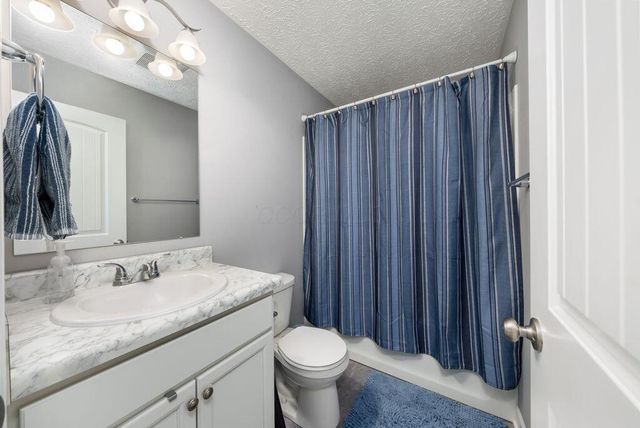 1285 Bluejack Lane, Heath, OH 43056