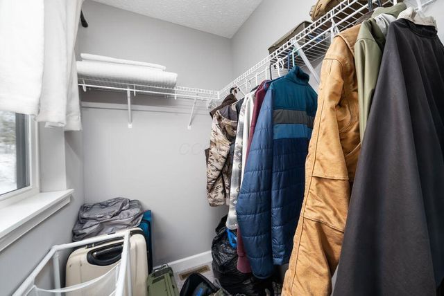 1285 Bluejack Lane, Heath, OH 43056