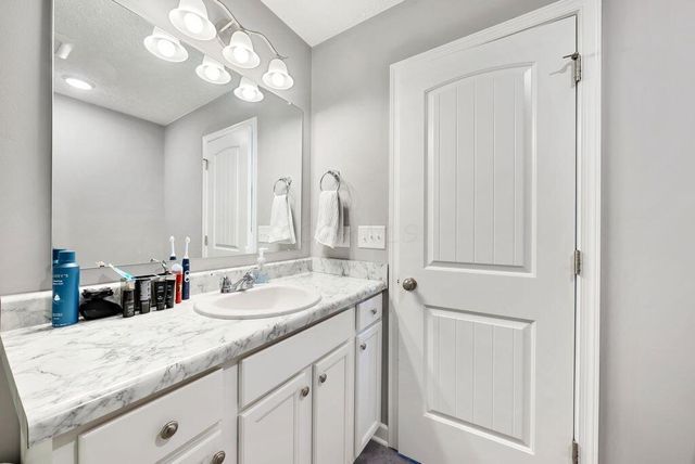 1285 Bluejack Lane, Heath, OH 43056