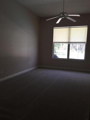 557 SW New Castle Cove, Port St. Lucie, FL 34986