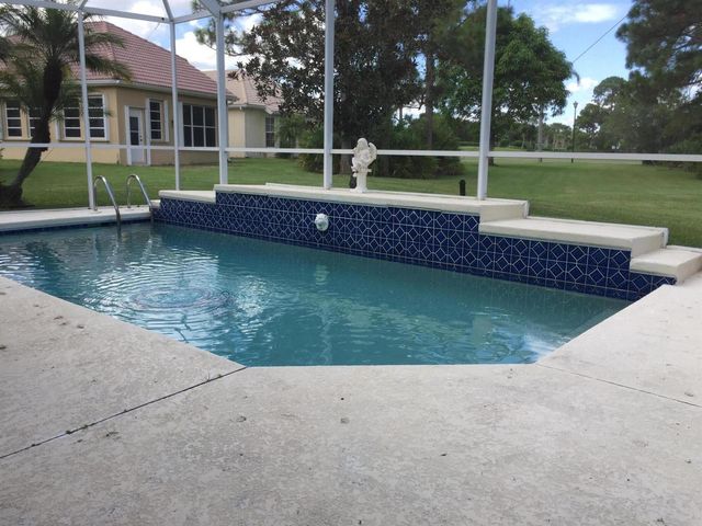 557 SW New Castle Cove, Port St. Lucie, FL 34986