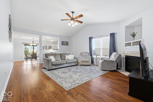 5868 W Deerview Bend, Mccordsville, IN 46055